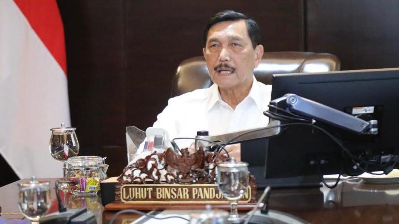 Cerita Luhut Saat Masih Berpangkat Kolonel TNI Duduk Berhadap-hadapan dengan Paus Yohanes Paulus II
