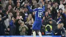 Pemain Chelsea, Nicolas Jackson, berjoget setelah mencetak gol ke gawang Tottenham Hotspur pada laga Liga Inggris di Stadion Stamford Bridge, Jumat (3/4/2024). (AP Photo/Kirsty Wigglesworth)