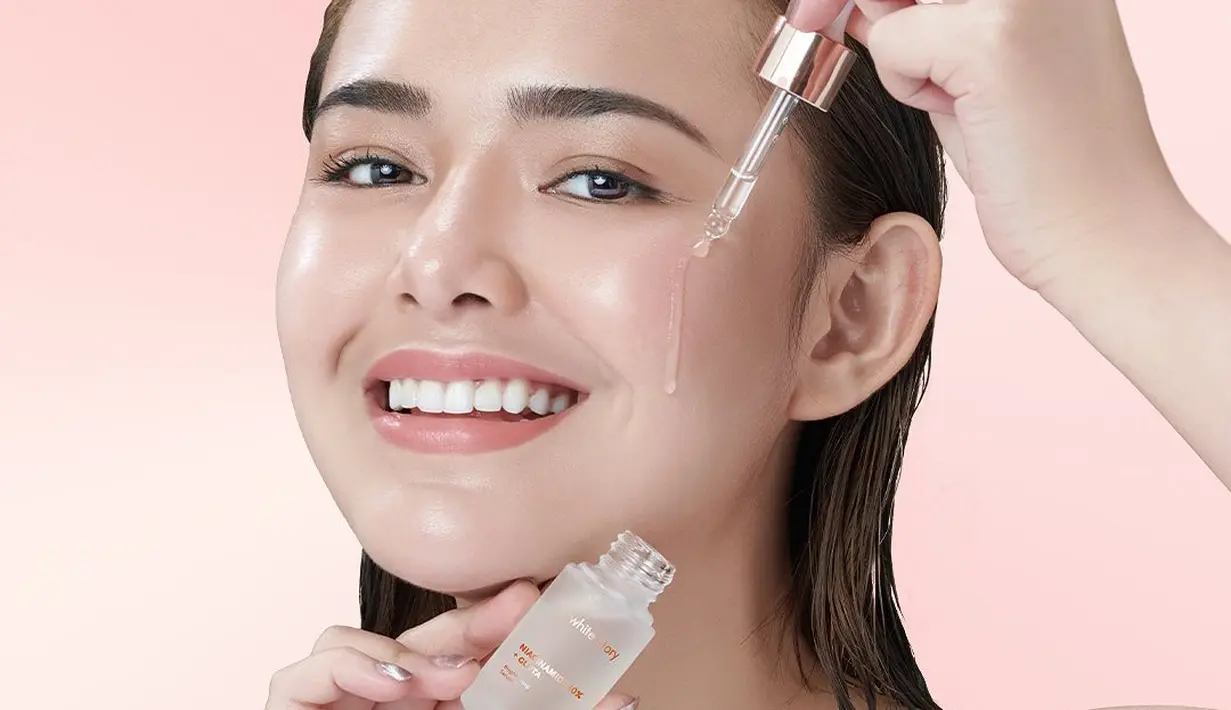 Tampilan rambut sophisticated ala Amanda Manopo dengan styling sleek dan wet look (Foto: Instagram @amandamanopo)