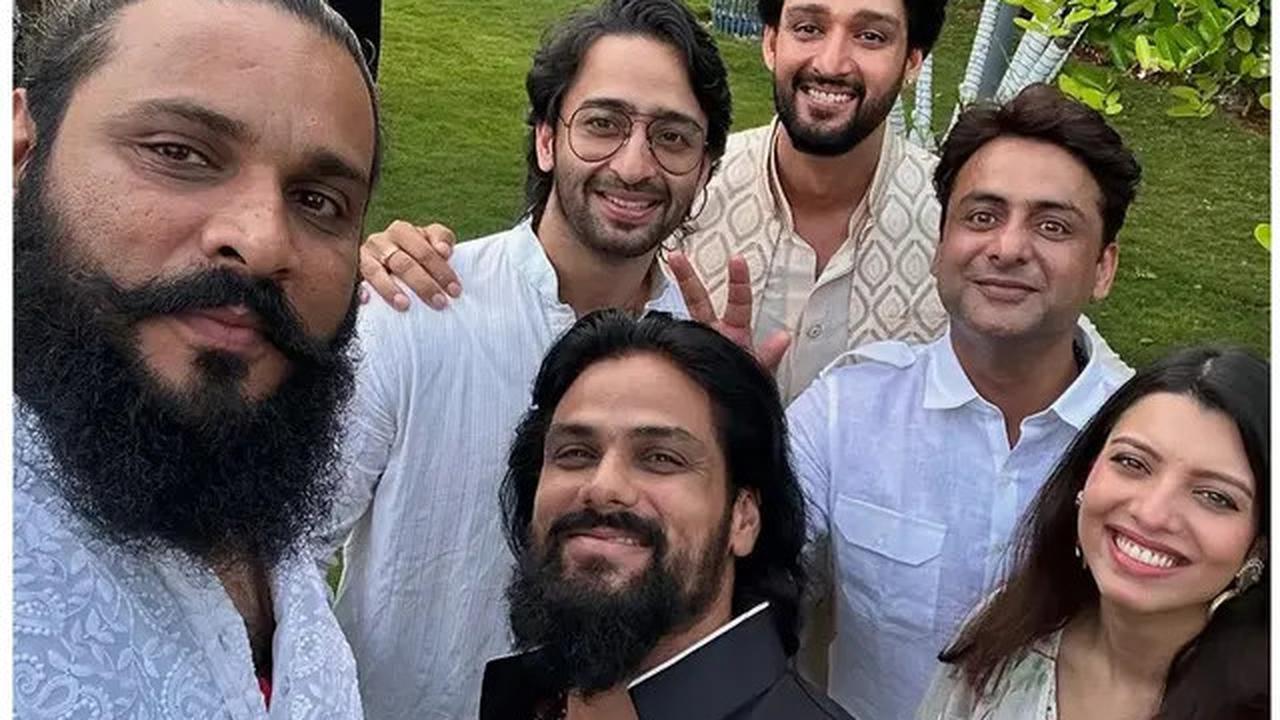 6 Potret Reuni Pemain Mahabharata, Shaheer Sheikh hingga Sourabh Raaj Jain Bikin Nostalgia