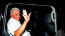 Hatta Rajasa melambaikan tangan usai menghadiri jumpa pers terkait tanggapan kubu Prabowo atas hasil putusan MK, Jakarta, Kamis (21/8/2014) (Liputan6.com/Andrian M Tunay)