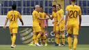 Selebrasi gol para pemain Australia ke gawang Republik Ceska pada laga uji coba di St Poelten, Austria, (1/6/2018). Australia menang 4-0. (AP/Ronald Zak)