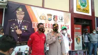 Kapolres Gowa, AKBP Tri Goffarudin Pulungan umumkan penetapan tersangka anggota Satpol PP (Liputan6.com/Fauzan)