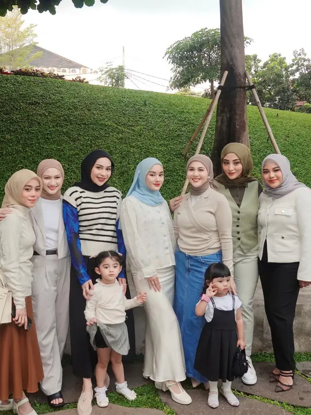 Liburan singkat dengan sahabat tetap nyaman dan stylish