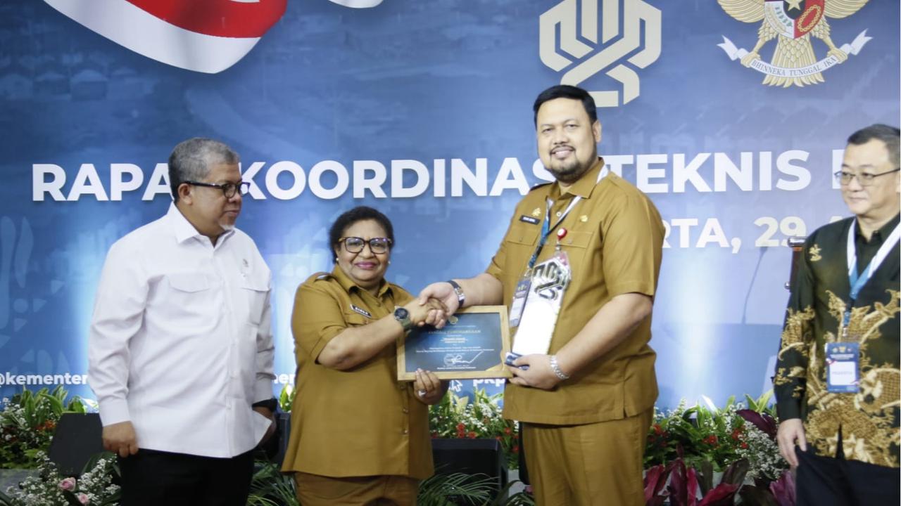 Wamendagri Ribka Haluk Saat Menghadiri Rakortek Perumahan Perdesaan