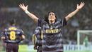 Ivan Zamorano bergabung dengan Inter di awal musim 1996-97 dan bertahan sampai tahun 2001. Zamorano hanya mempersembahkan satu gelar Piala UEFA untuk Inter. (AFP/Jacques Demarthon)