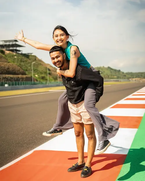 Porno er xotini dost rus onlayn