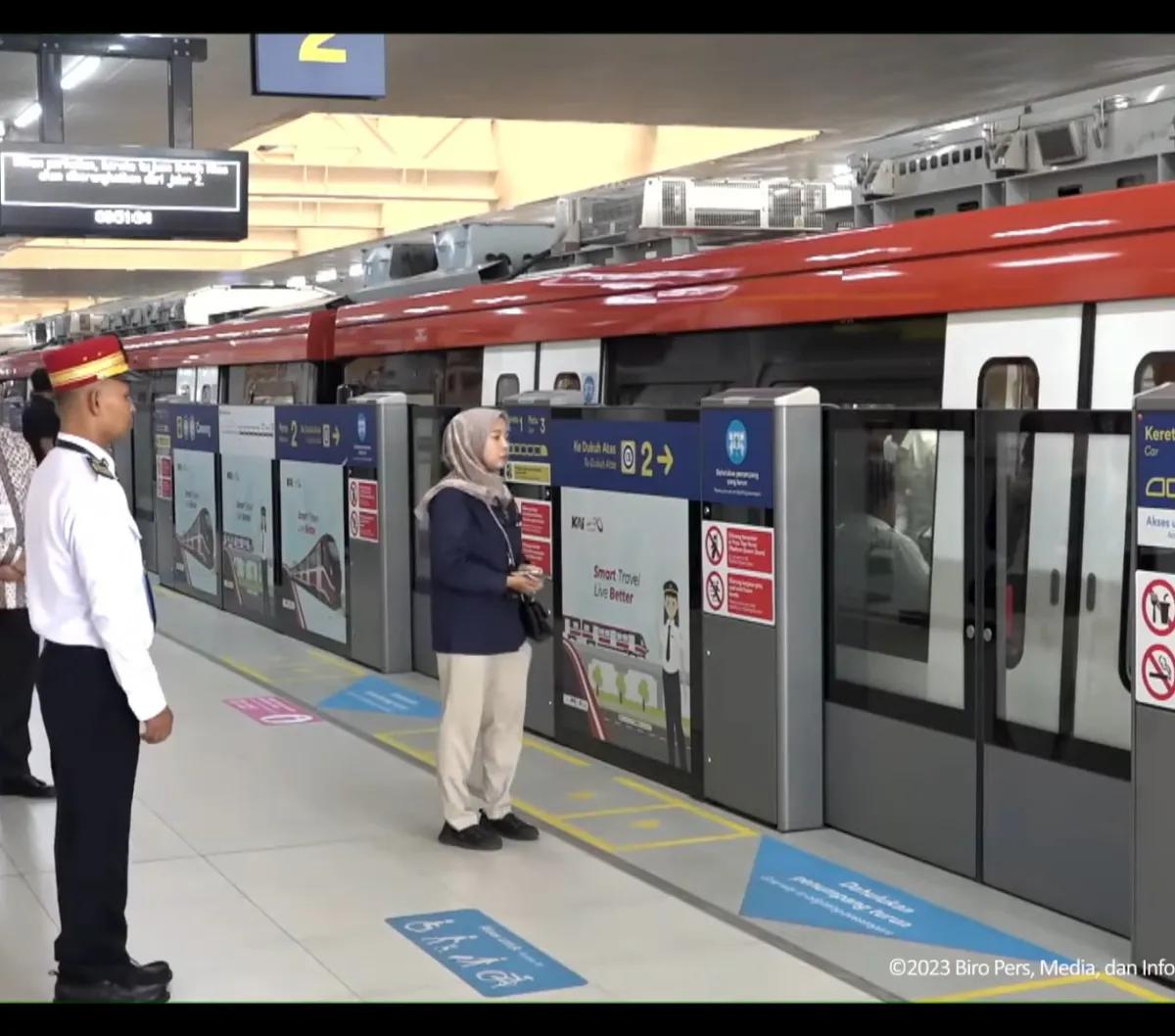 "Iya, kita kan sudah ada pengalaman dengan LRT (Jabodebek)," imbuh Suharso.
