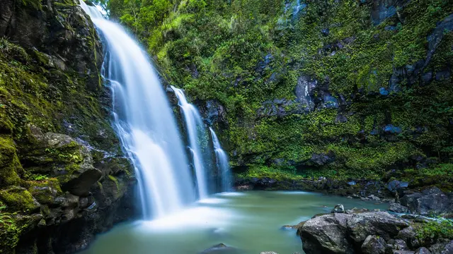 Ilustrasi air terjun  (sumber: Pixabay)