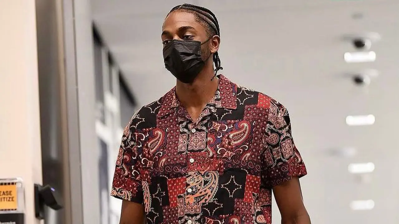 Bangga! Batik Tulis Blitar Dipesan Khusus oleh Pebasket Justin Holiday untuk Dipromosikan di NBA