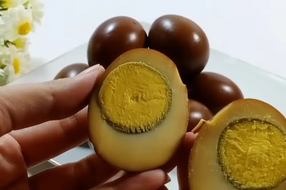Cara Masak Telur Bacem Lezat dan dengan Warna Coklat