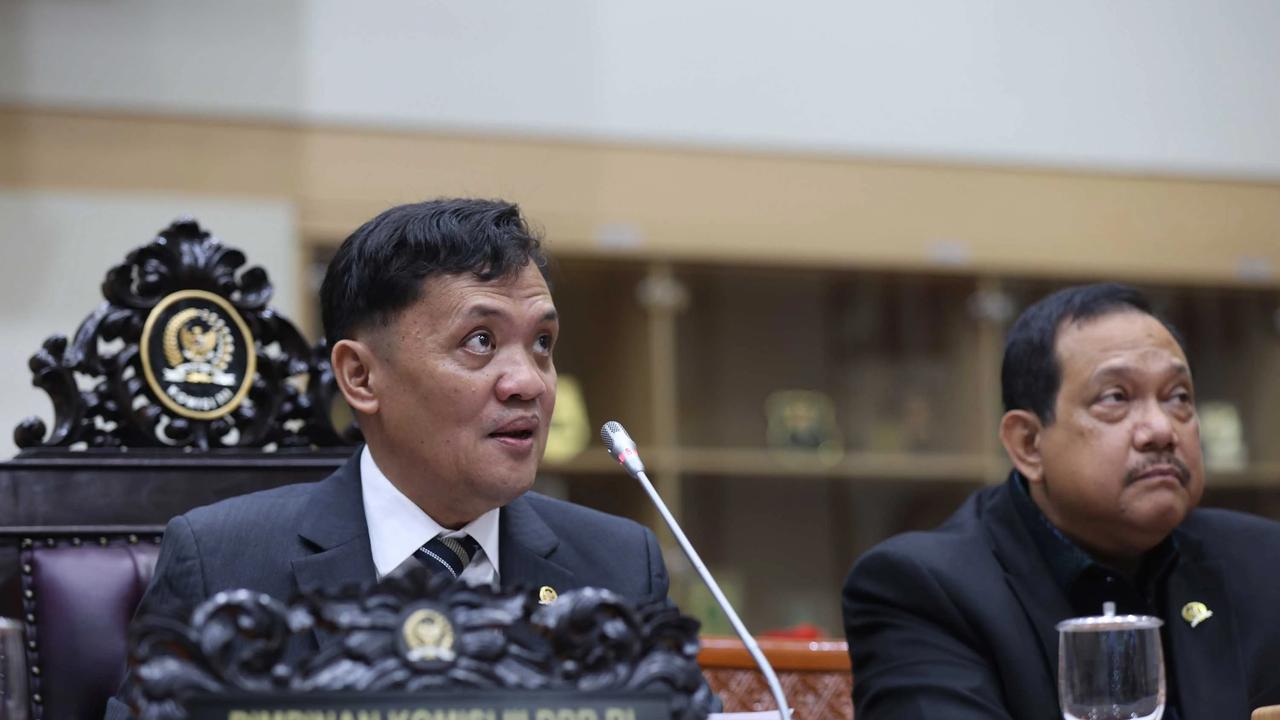 FOTO: Komisi III DPR Minta Penangguhan Penahanan Kreator Video Profil Desa di Karo
