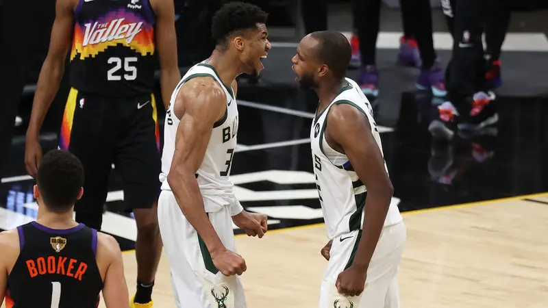 Hasil NBA Finals 2021 : Comeback Gemilang, Bucks Kalahkan Suns di Gim 5