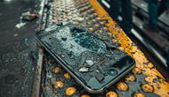 Ilustrasi HP basah kena air (Foto: Freepik)