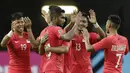 Pemain Singapura merayakan kemenangan atas Indonesia pada laga Piala AFF 2018. Singapura menang 1-0 atas Indonesia. (Bola.com/M Iqbal Ichsan)