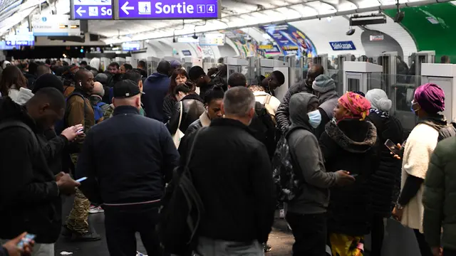 Kereta di Paris tak Beroperasi