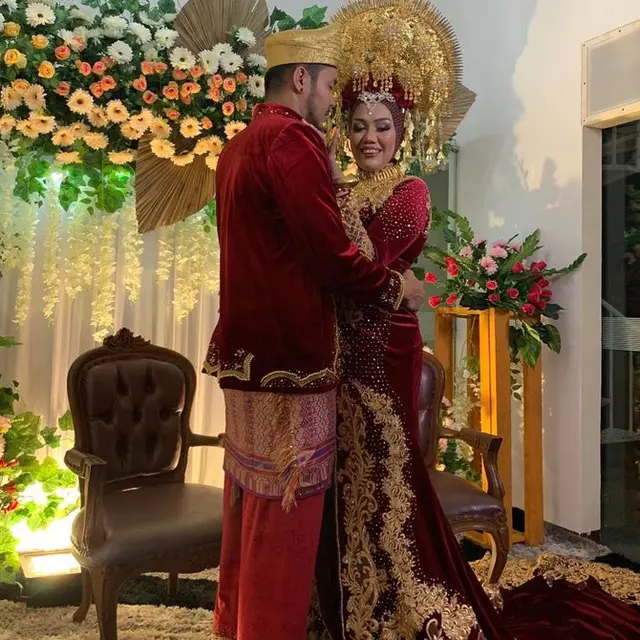 Elly Sugigi dan Aher