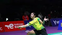 Aksi tunggal putri Indonesia, Ester Nurumi Tri Wardoyo, pada laga kedua Grup C Piala Uber 2024 melawan Uganda di Chengdu Hi Tech Zone Sports Centre Gymnasium, Senin (29/4/2024). (Bola.com/PBSI)
