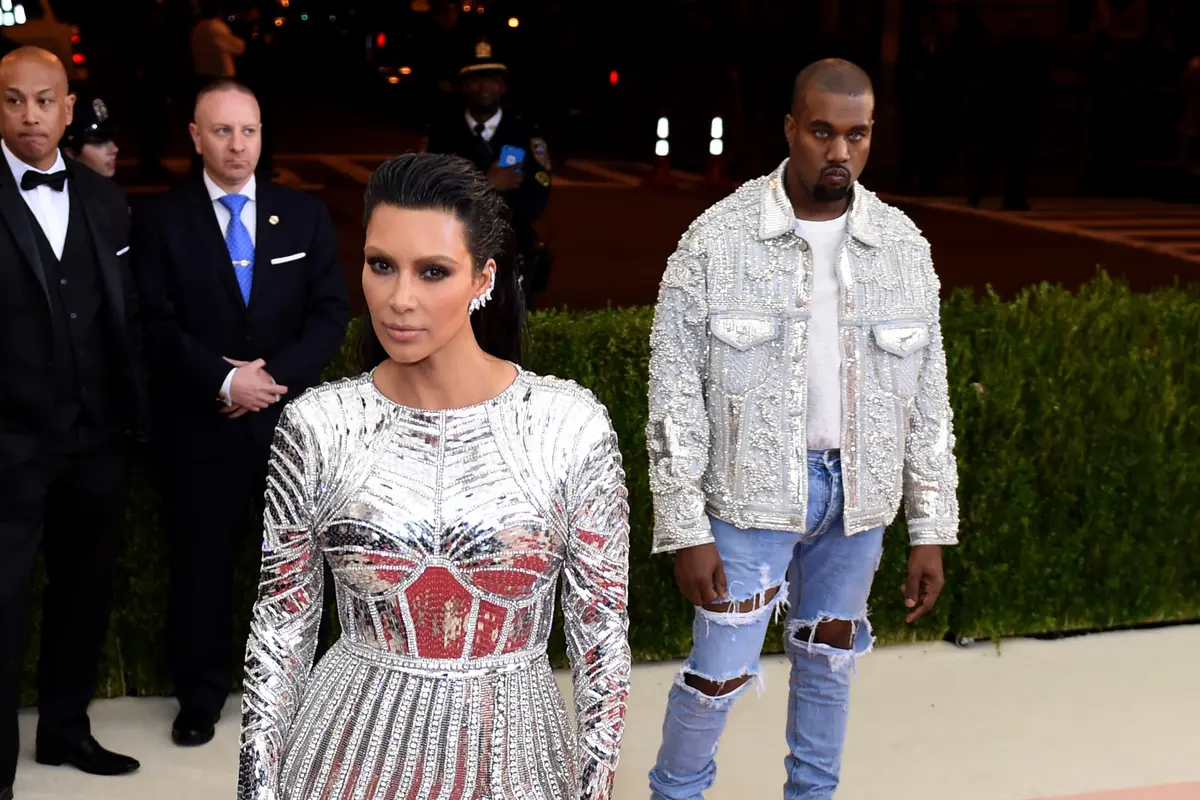 20160502-Selebriti Pamer Kaki Jenjang di Met Gala 2016-New York