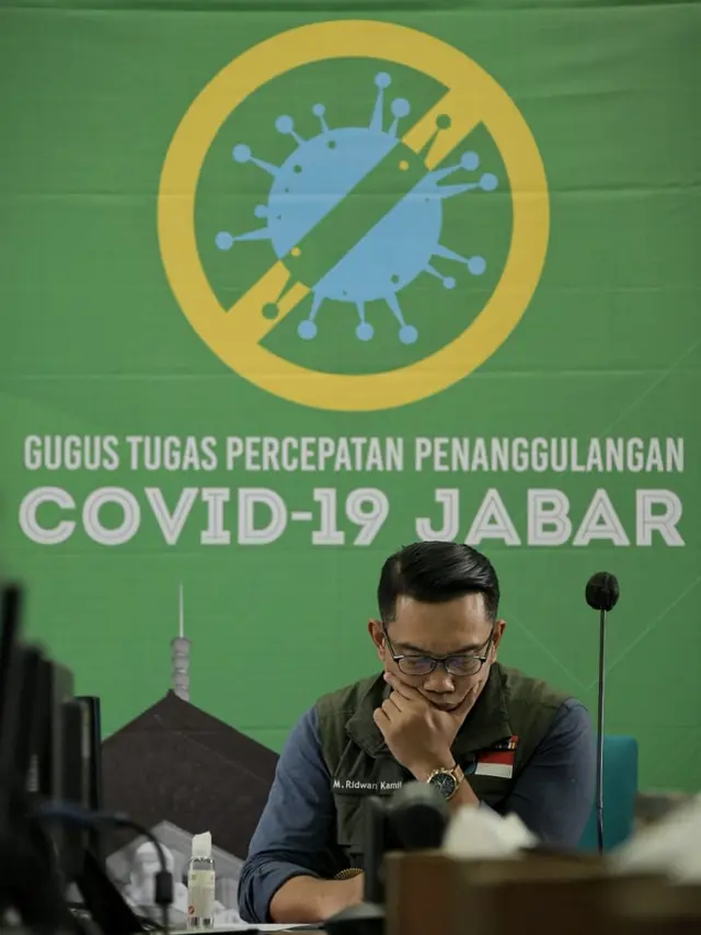 Gubernur Jabar Ridwan Kamil mengikuti Rapat Terbatas Koordinasi Lintas Provinsi bersama Wakil Presiden Republik Indonesia.