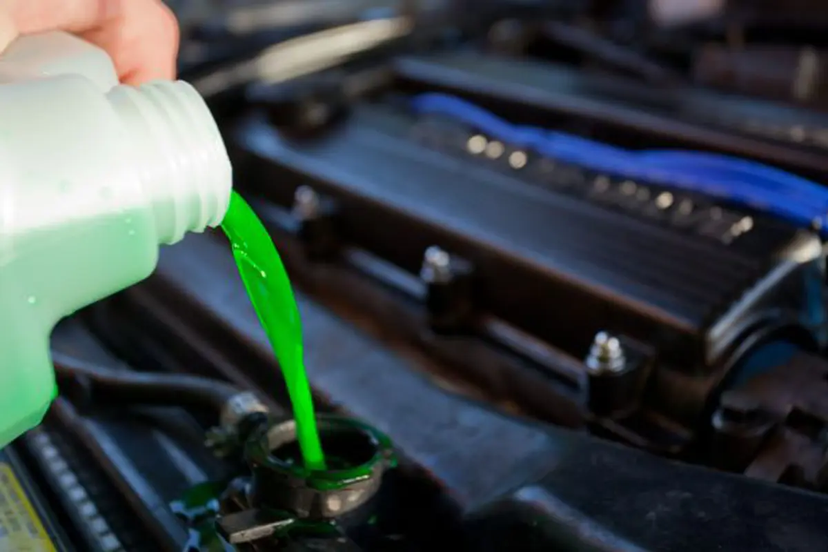 Jangan Isi Radiator Mobil Bekas dengan Coolant