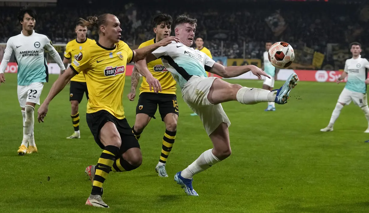 Sementara AEK Athena berada di urutan 3 pada klasemen UEFA Europa League. (AP Photo/Thanassis Stavrakis)
