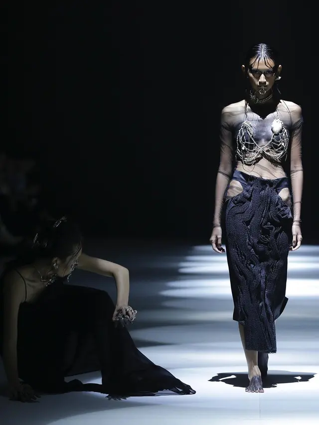 Koleksi Mahija di Jakarta Fashion Week 2024
