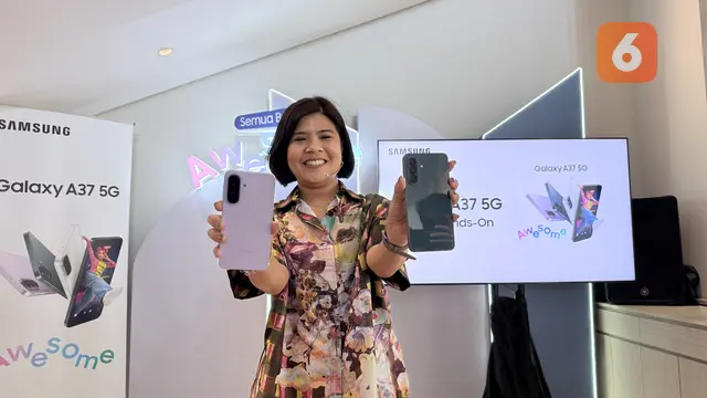 MX Product Marketing Senior Manager Samsung Electronics Indonesia, Annisa Maulina, saat peluncuran Samsung Galaxy A37 5G. Liputan6.com/Iskandar