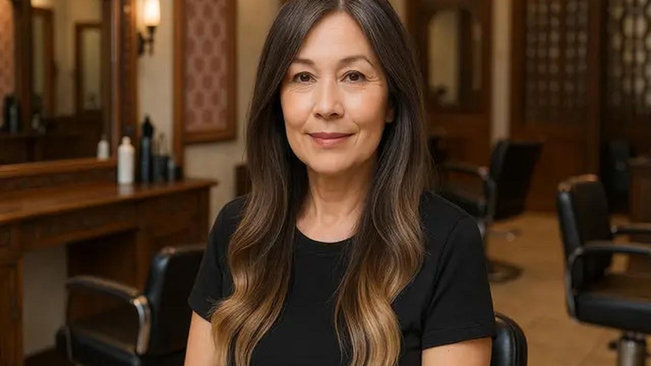 9 Tren Warna Rambut Ash Brown untuk Ibu-Ibu Usia 50 Tahun ke Atas
