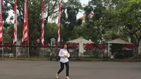 Putri sulung Ketum Perindro Hary Tanoesoedibjo, Angela Tanoe, mendatangi Istana Kepresidenan, Jakarta, Jumat (25/10/2019). (Liputan6.com/Lizsa Egeham)