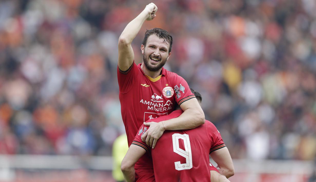 3. Marco Motta - Marco Motta mampu tampil gemilang di debut perdananya bersama Persija di ajang Shopee Liga 1 2020. Pada laga tersebut, Motta menjadi motor 2 gol yang dicetak skuat Macan Kemayoran ke gawang Borneo FC. (M.Iqbal Ichsan)