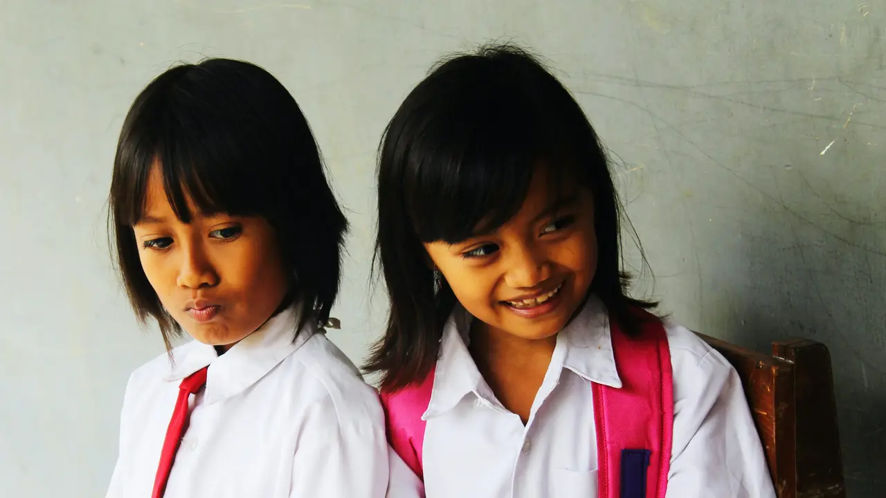 Ilustrasi anak SD. Photo by Nuril Ahsan on Unsplash