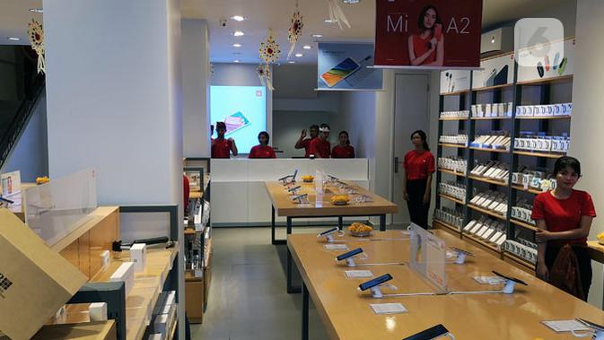 Suasana di dalam Mi Store di Bali. Liputan6.com/ Yuslianson