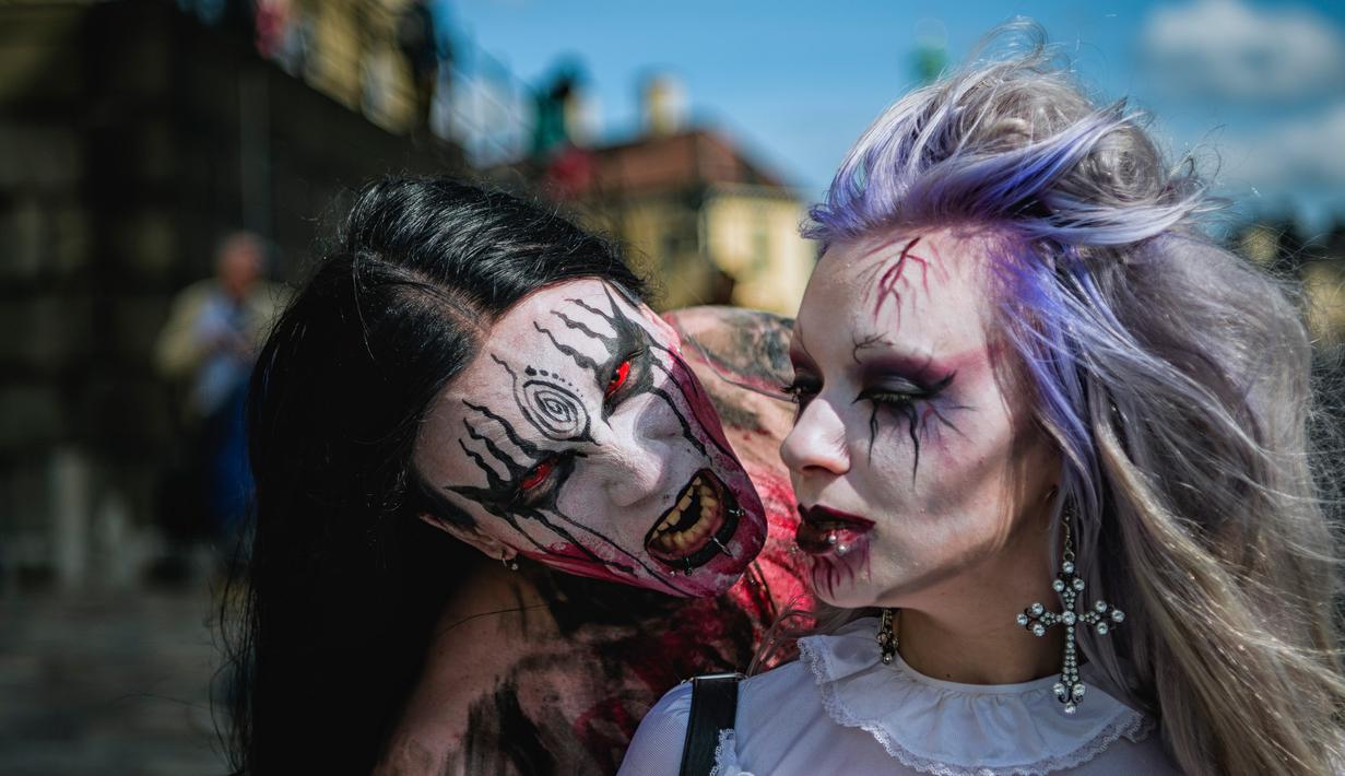 Photo Sensasi Menegangkan Dikepung Zombie Di Jalanan Swedia Lifestyle Liputan6 Com