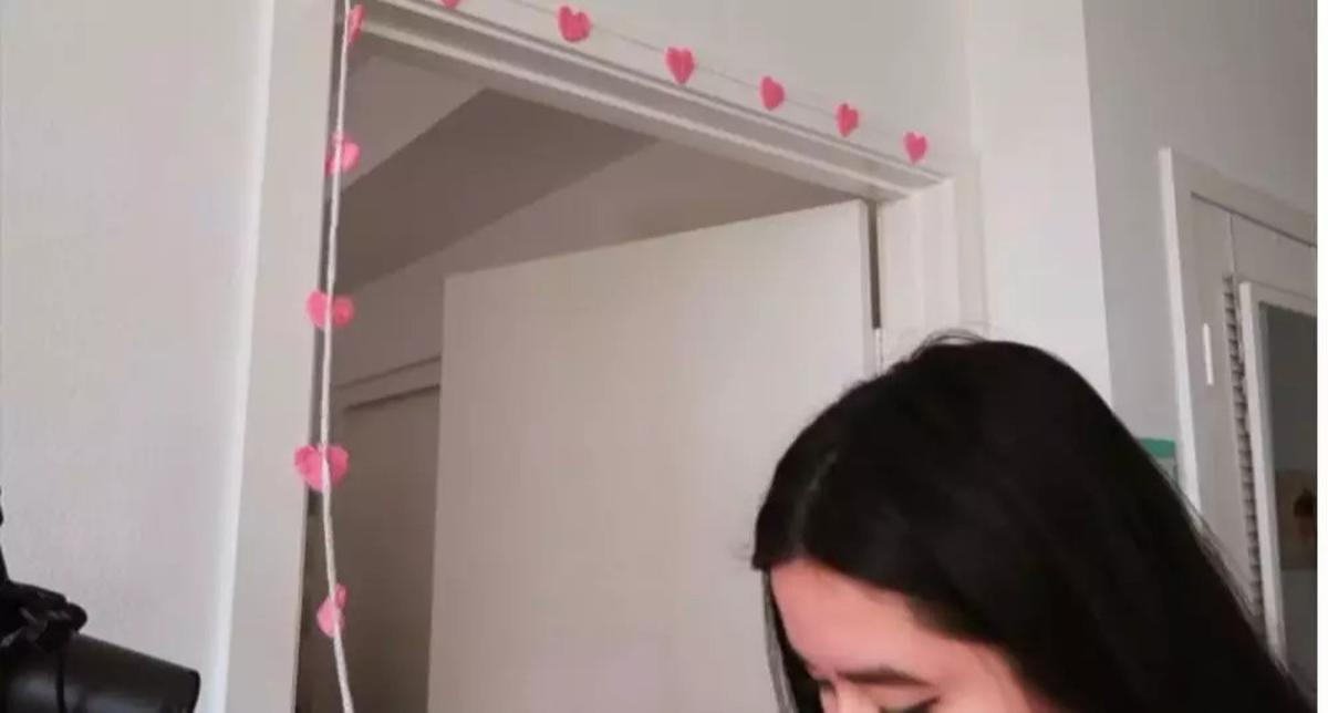 5 Potret Apartemen Stephanie Poetri di Amerika, Super Cozy dan Artistik Banyak Karya Buatan Sendiri