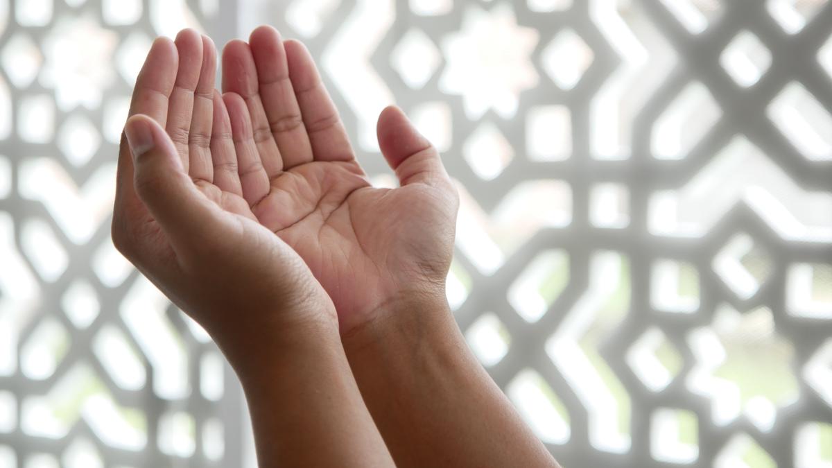 Doa Untuk Orang Tua yang Sudah Meninggal, Memohon Ampunan Allah SWT