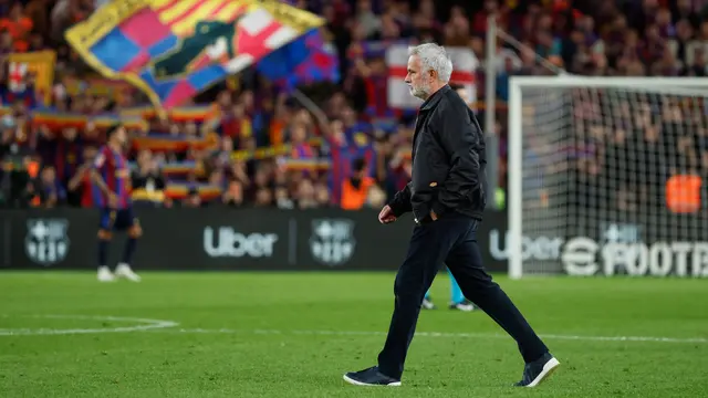 Pelatih Real Madrid Jose Mourinho