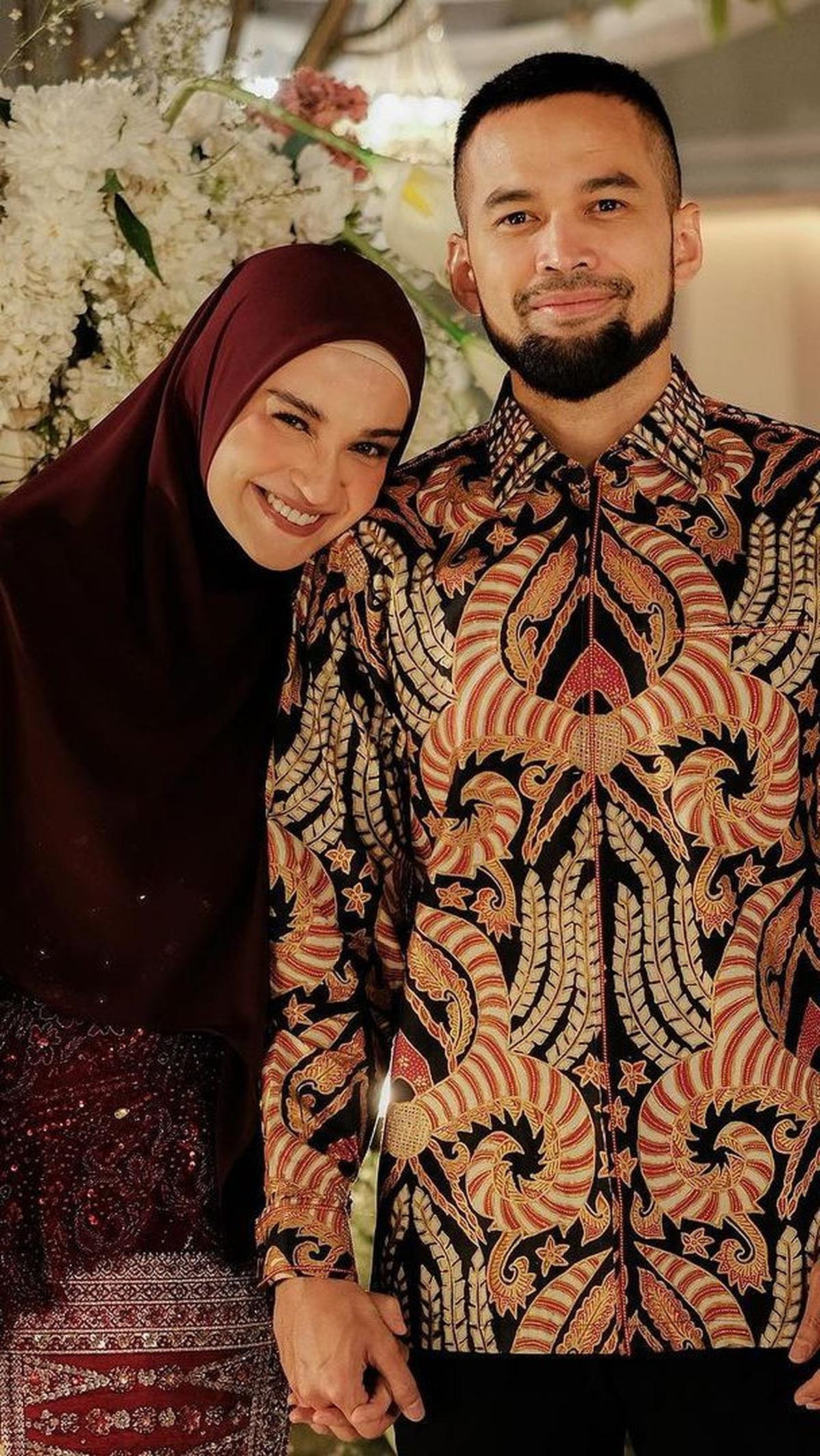 <b>Kebaya Merah Maroon&nbsp;</b><br>