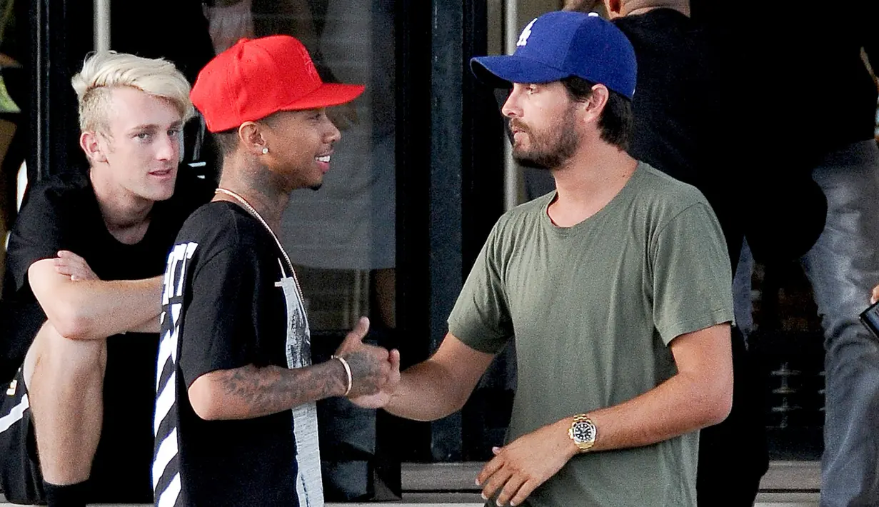 Tyga menganggap bahwa Scott adalah harapan terakhirnya yang bisa menyambung hubungan dengan keluarga Kardasian. (Us Weekly)