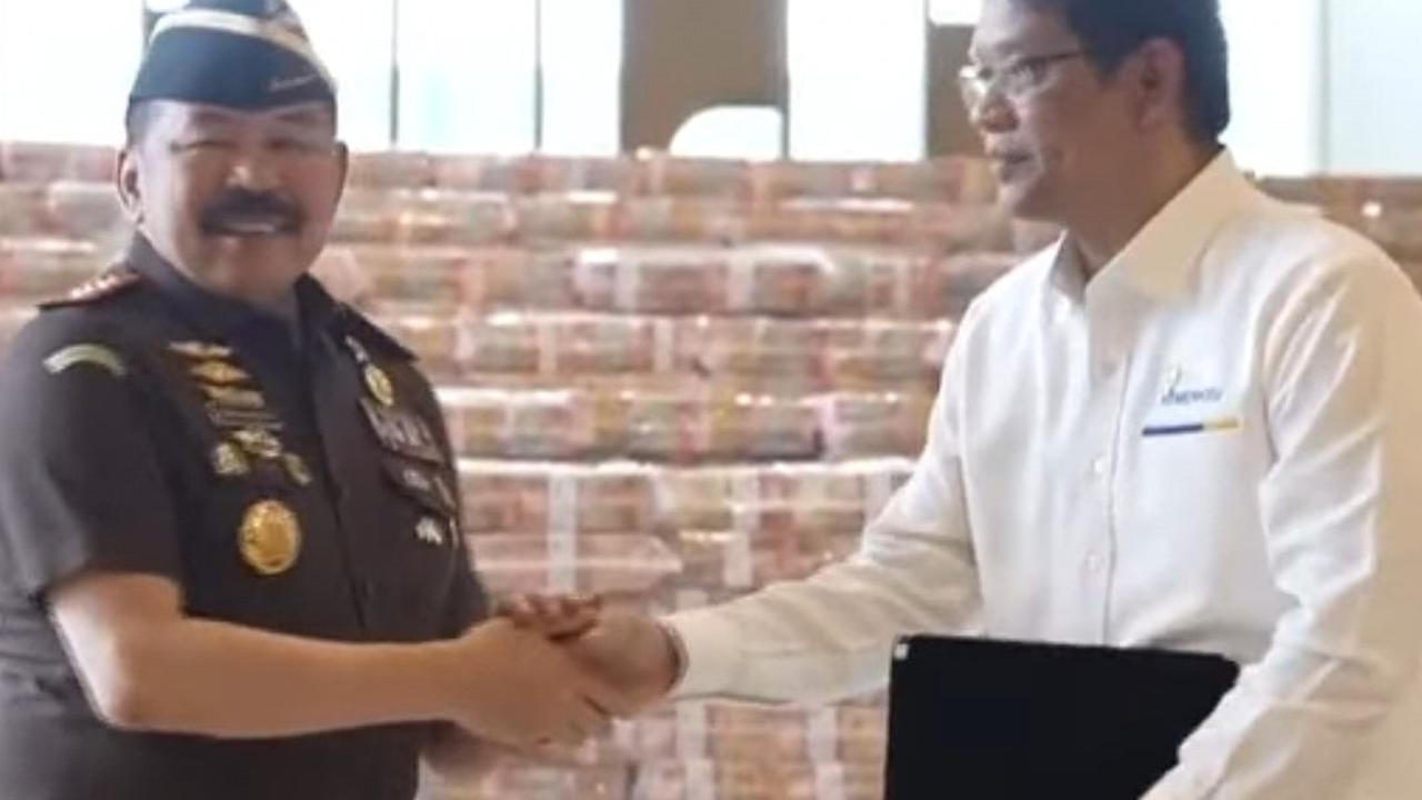 Tumpukan Uang Rp13 Triliun Kasus Korupsi CPO Diserahkan Kejagung ke Negara