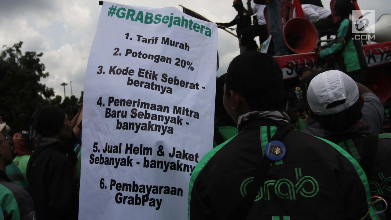 Minta Penetapan Tarif, Ribuan Pengemudi Ojek Online Geruduk Istana