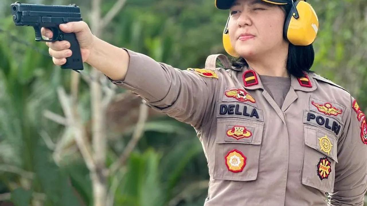 Kenaikan pangkat Iptu Della ini rupanya disambut hangat oleh publik. Ia pun dibanjiri ucapan selamat dalam kolom komentar pada unggahannya. <br>