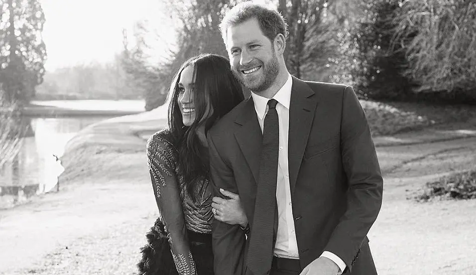 Foto pertunangan resmi Meghan Markle dan Pangeran Harry yang dirilis Kennsington Palace (E!)