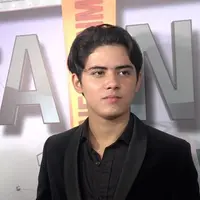 Dikabarkan punya hubungan spesial dengan aktris pendatang baru, Haviva Rifda, Aliando membantah kabar tersebut.