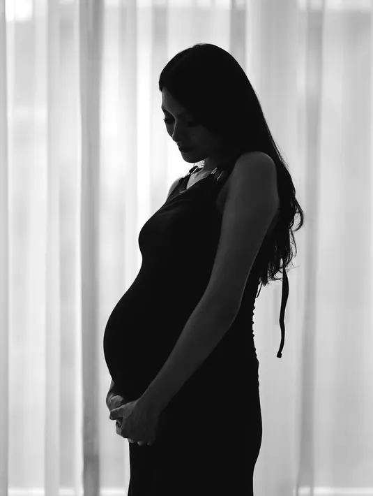 Dalam unggahan sebelumnya, presenter dan pemeran itu mengunggah foto anaknya, Athariz Alfarizqi Svarga Nugroho. Dalam keterangannya, Adi sedang berangkat menuju RS. (Instagram/donitabhubiy)