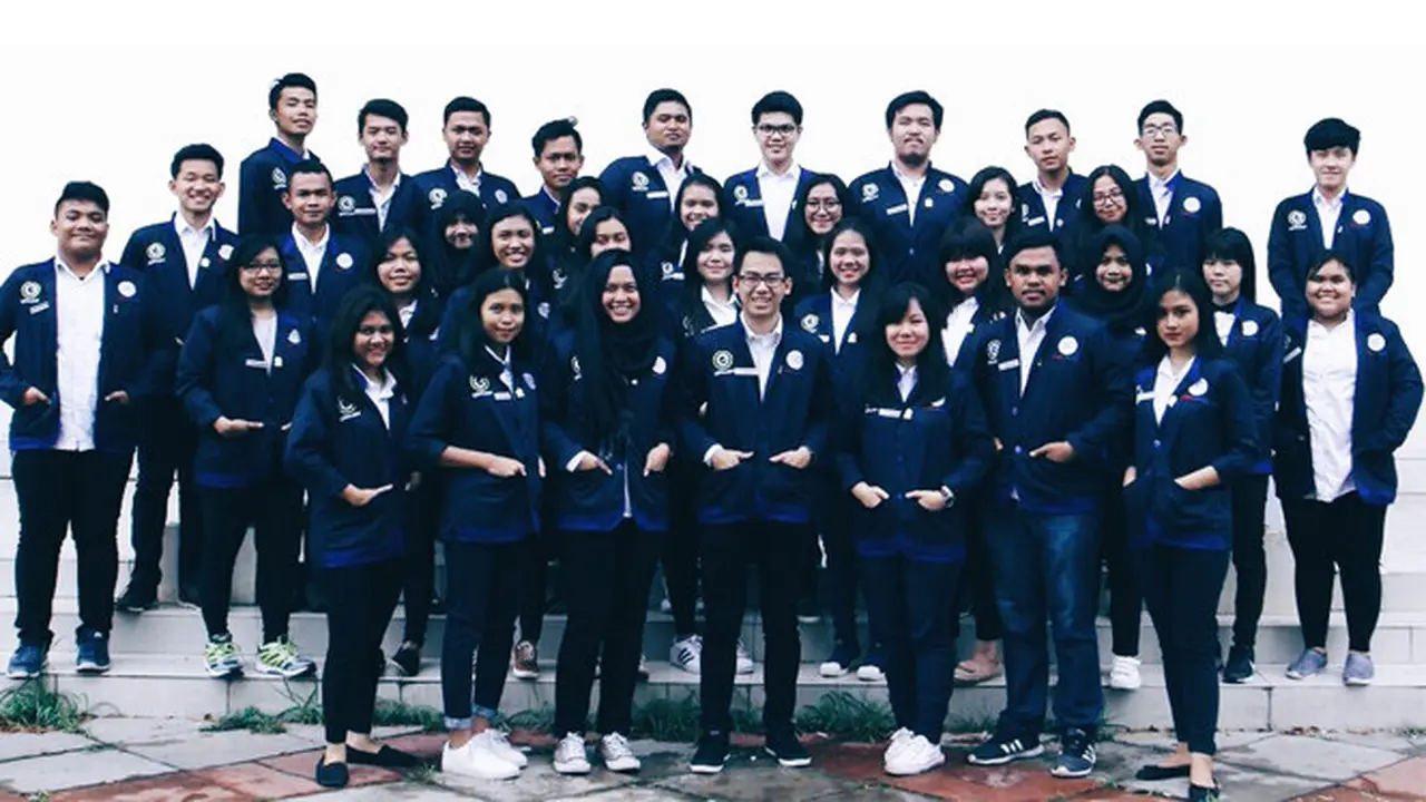 Yehezkiel Bangun Organisasi Kampus Dengan Rumus E=MC2