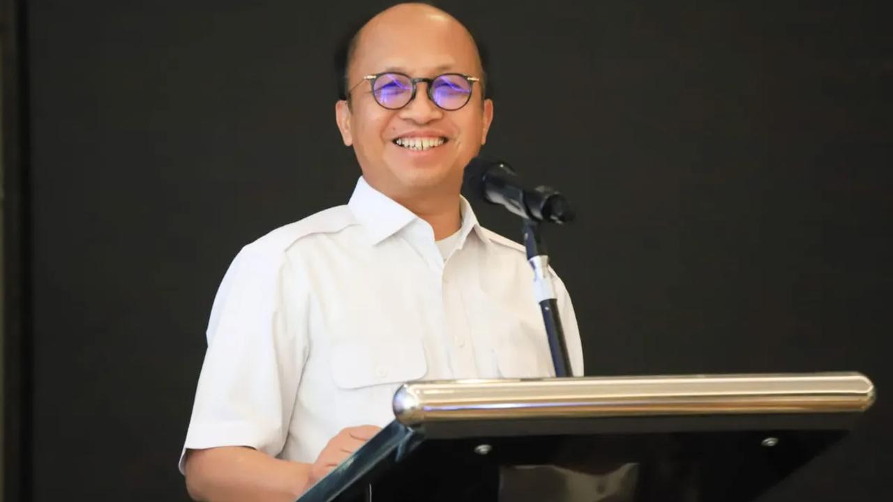 "Yang menjadi peserta BPJS Ketenagakerjaan masih sangat sedikit, yaitu sekitar 1.368 orang berdasarkan data BPJS Ketenagakerjaan per September 2023. Data ini menunjukkan bahwa upaya yang kita lakukan harus lebih keras lagi,"&nbsp;