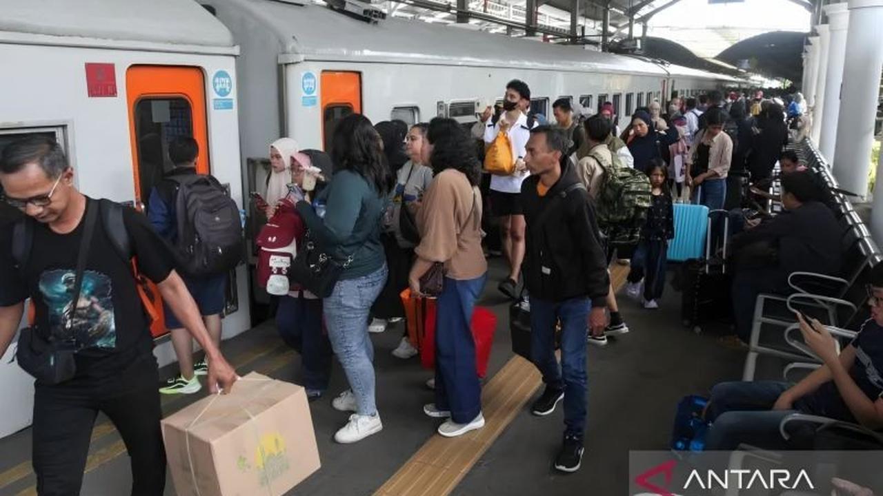 Arus Balik Lebaran 2026: Mobilitas Penumpang KAI Daop 8 Tetap Tinggi Jelang Akhir Libur