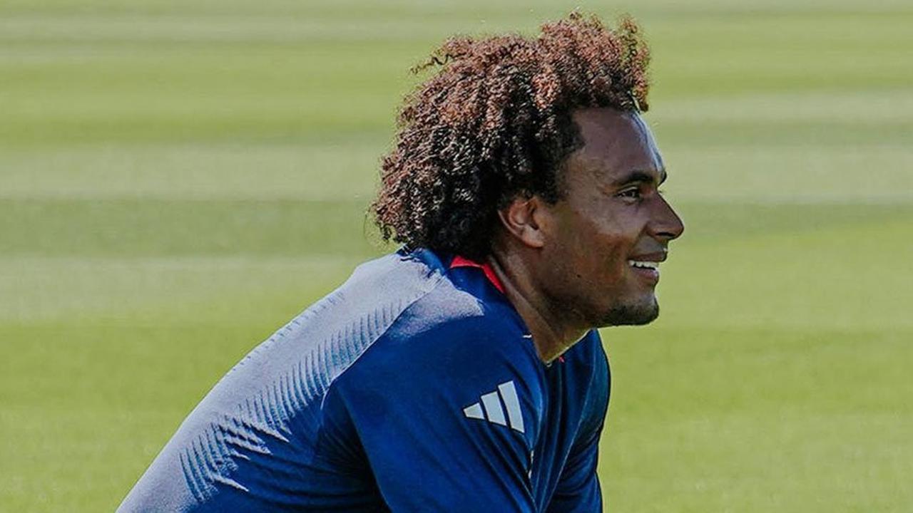 Joshua Zirkzee Menolak Pindah dari Manchester United