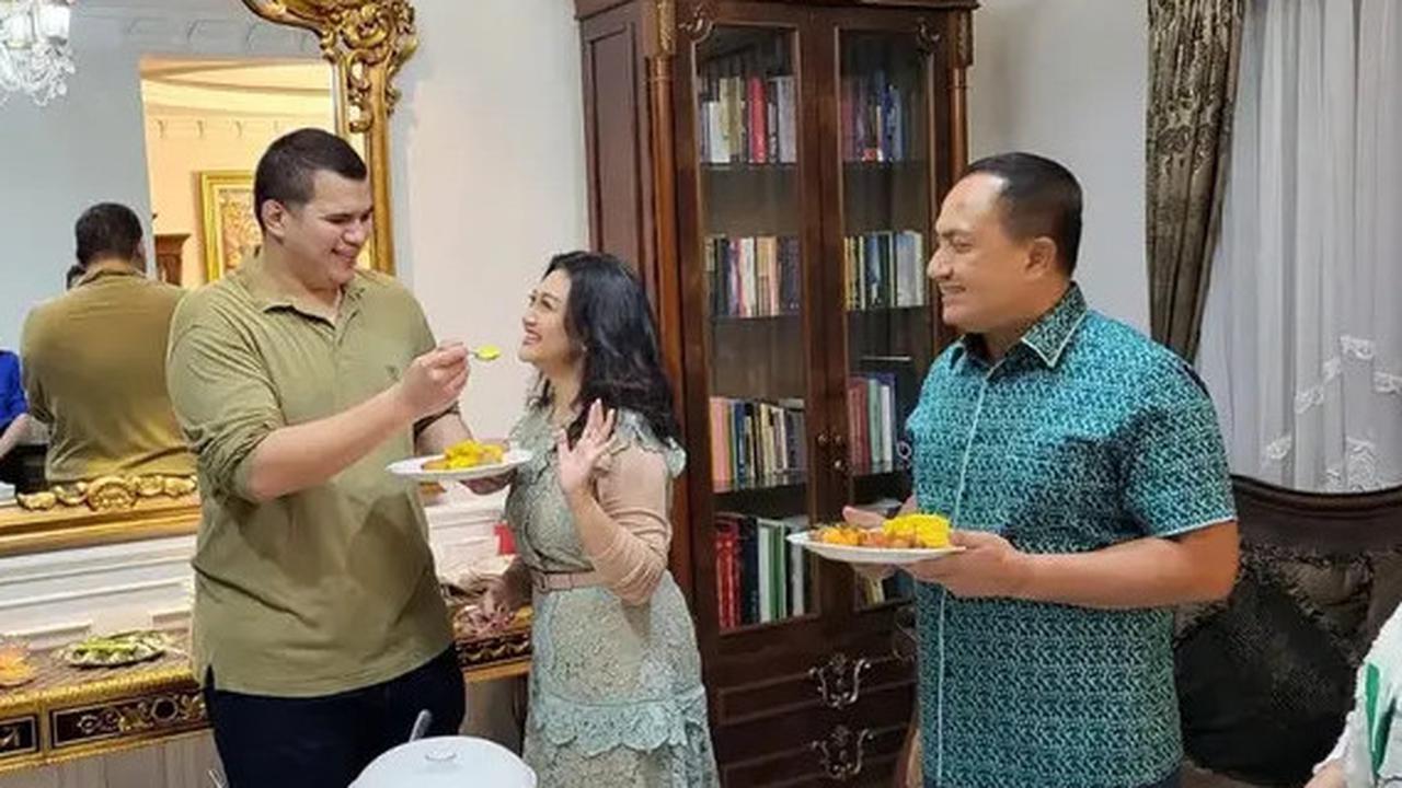 8 Potret Kebersamaan Bella Saphira dan Toddy Sang Anak Sambung yang Baru Menikah, Akrab Bak Ibu-Anak Kandung